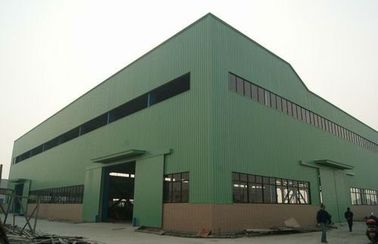 Porcelana edificios de acero industriales de la Pre-ingeniería con el tratamiento de la galvanización y de la pintura proveedor