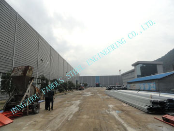 Porcelana Luz edificios de acero industriales prefabricados de Multipan de ASTM 65 x 95 con los tableros compuestos proveedor