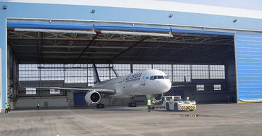 Porcelana Solos hangares de acero de los aviones de la bahía PEB con las puertas eléctricas del Rollo-para arriba proveedor