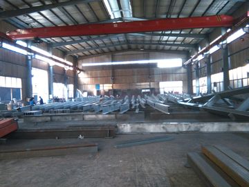 Porcelana Edificios de acero industriales de la estructura de acero pre dirigidos con el tejado Panles proveedor