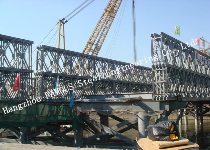Tipo puente de la cubierta de la fila del doble HD200 de Bailey de acero modular que alza la instalación en sitio 0