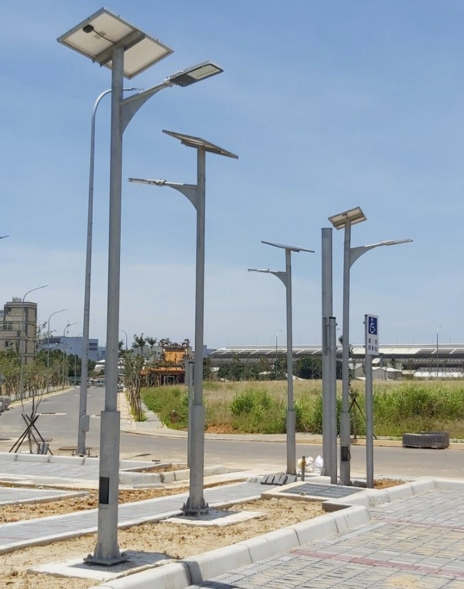 Farola solar ligera galvanizada al aire libre poste de poste de calle Q235 1