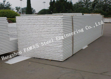 Porcelana El panel de pared a prueba de calor acanalado impermeable aislado de los paneles de bocadillo del EPS proveedor