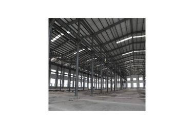Porcelana Edificios galvanizados de Warehouse de las fabricaciones del acero estructural cubiertos por el panel de revestimiento de la pared proveedor