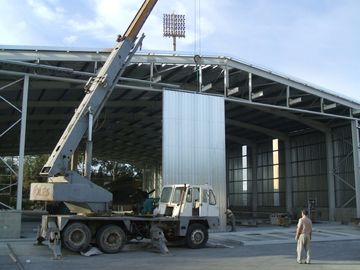 Porcelana Acero recto Pre-dirigido anunciado de la columna de los hangares de acero de los aviones proveedor
