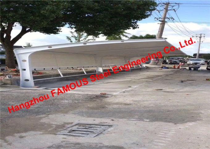 El marco de acero de la sombra de Sun del aparcamiento del aire libre abriga el solo Carport de la cuesta con la tela arqueada del PVC del tejado 0